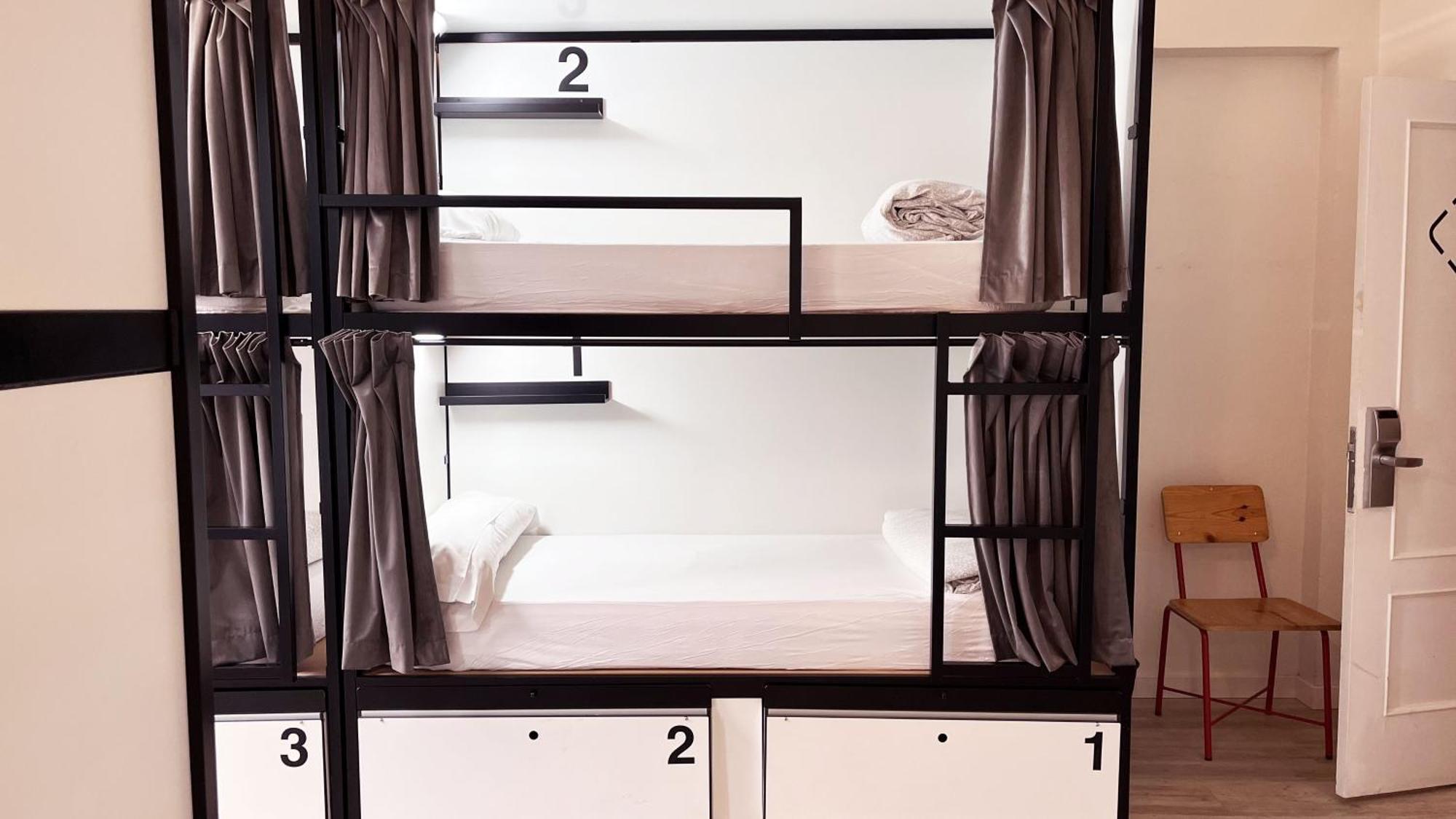 Bed 8-Bed Mixed Dormitory Room