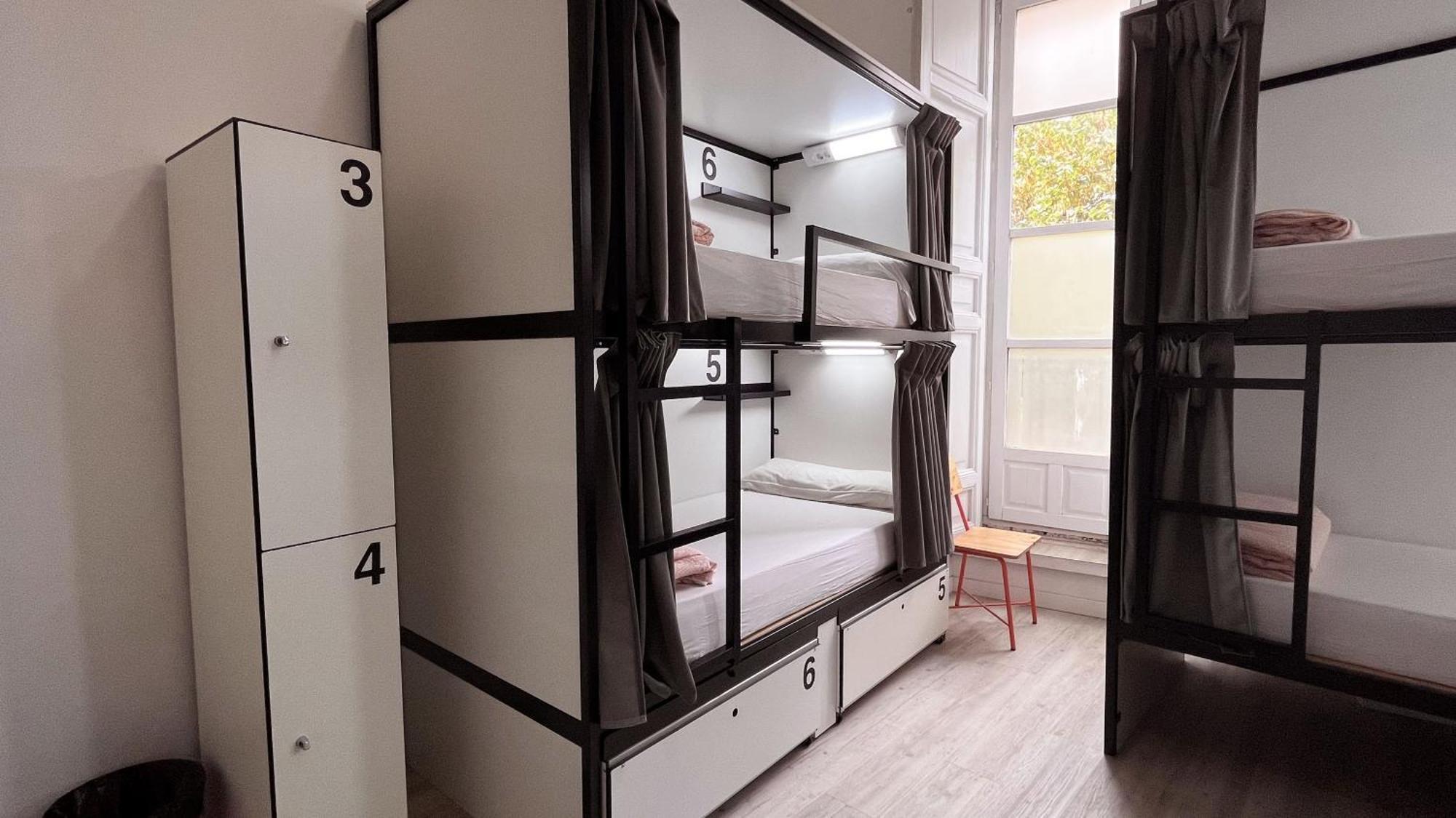 Bed 6-Bed Female Dormitory Room