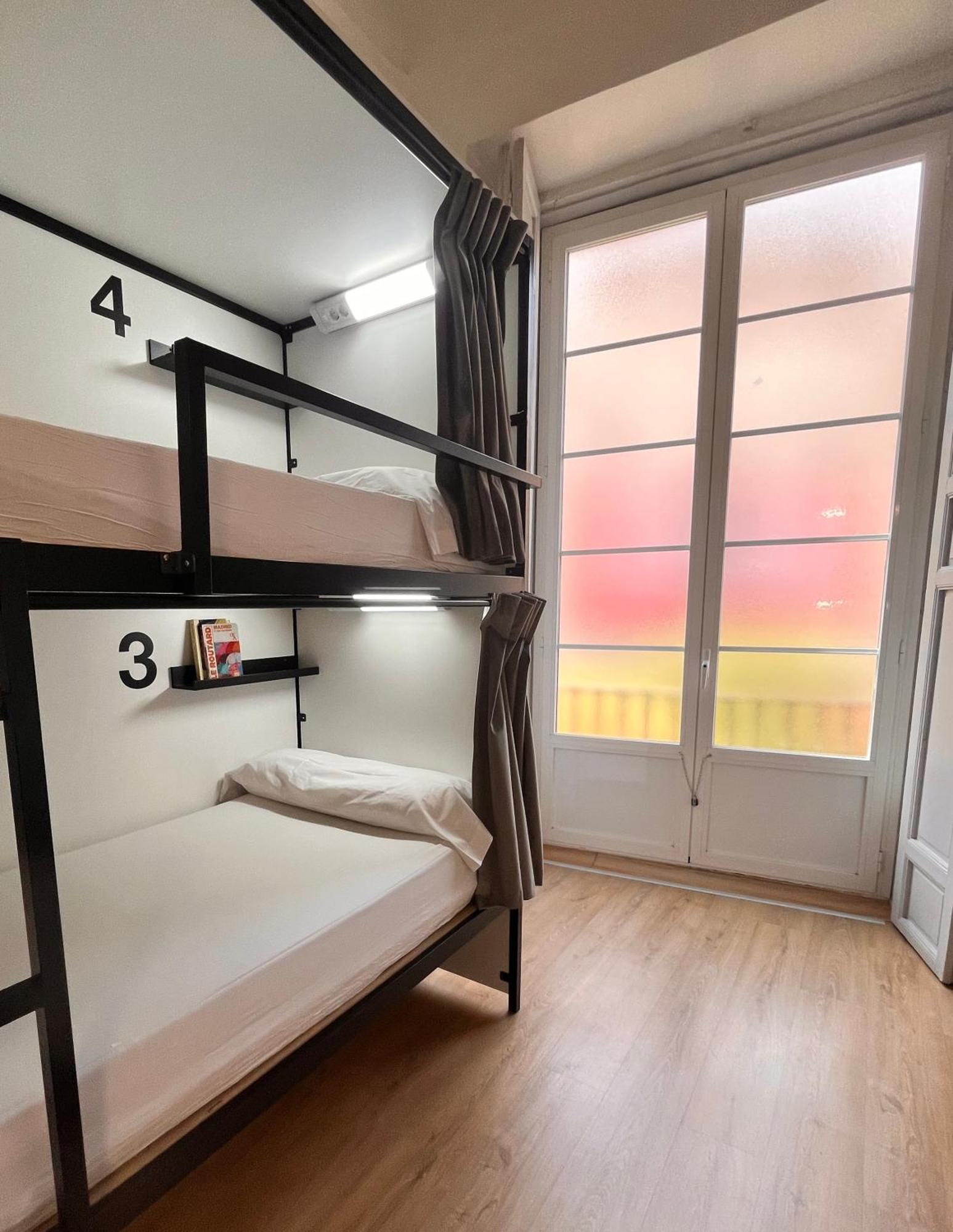 Bed 6-Bed Female Dormitory Room
